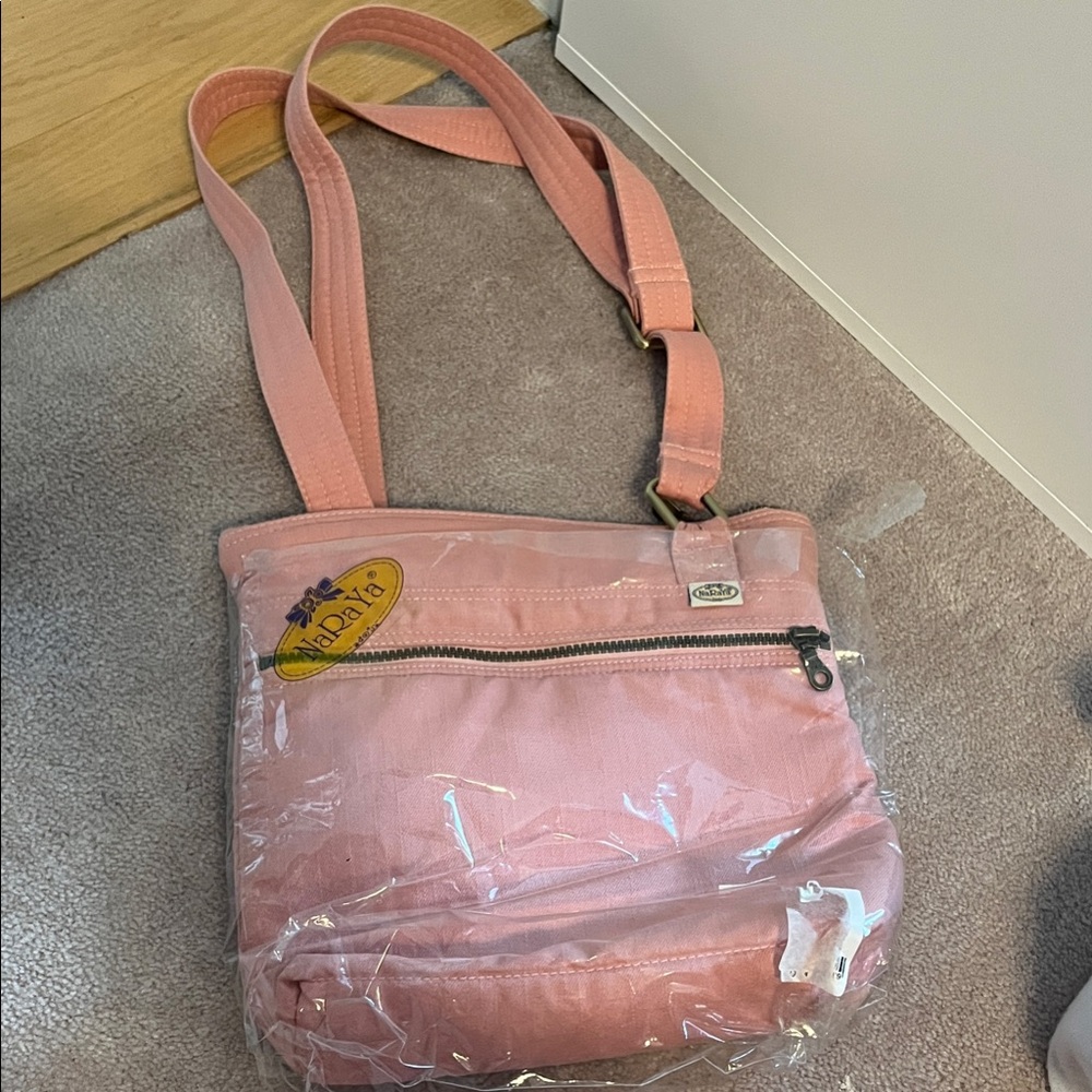 NaRaYa Be Simple Water Repellant Crossbody Bag